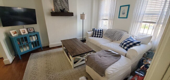 Photo - 1818 Montrose St