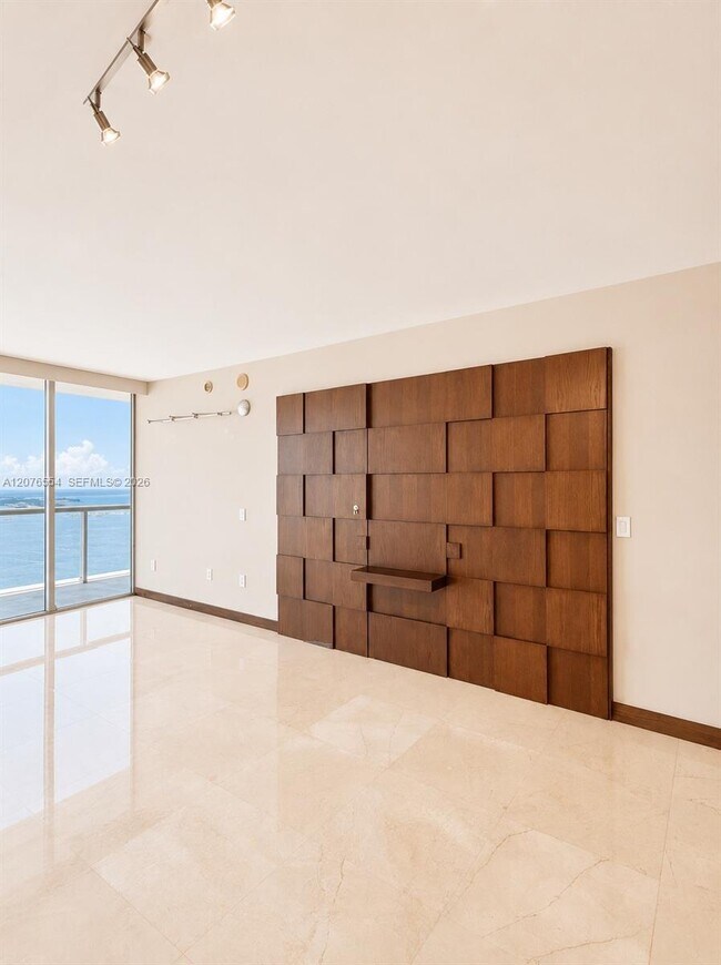 Photo - 465 Brickell Ave Unit 5605