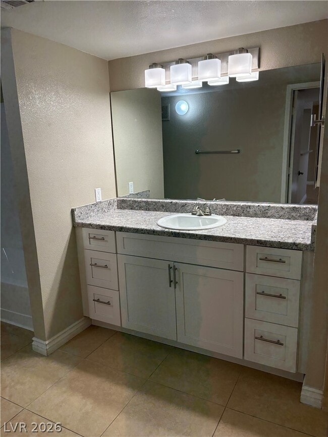 Photo - 555 E Silverado Ranch Blvd Unidad 1152