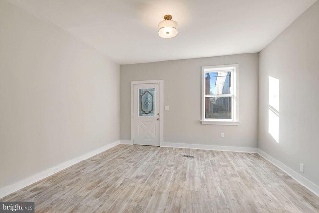 Photo - 241 E 6th St