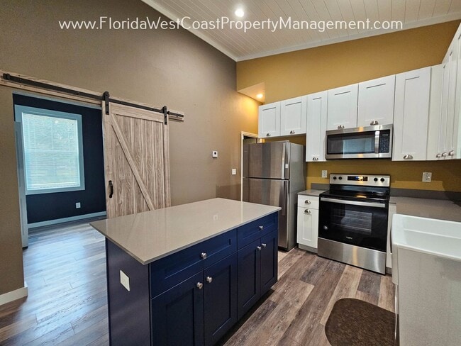 Photo - ADORABLE 2 BEDROOM/1 BATH COTTAGE! BRADENTON! ANNUAL LEASE!