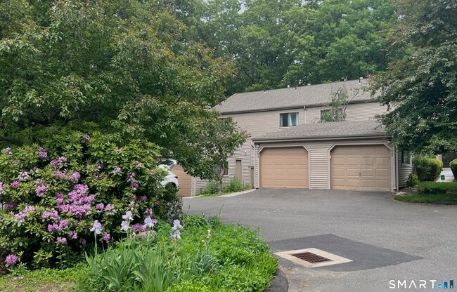 Building Photo - 95 Farmington Chase Crescent Unit 95