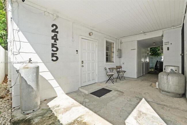 Building Photo - 2453 SW 17th St Unit 2455 Rental