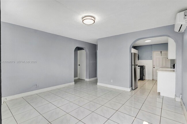 Photo - 2456 NW 6th St