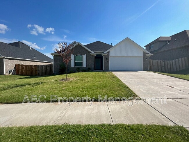 Building Photo - 350 S Emerald Woods Run