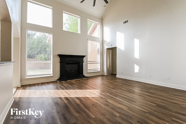 Photo - 8606 Granville Dr