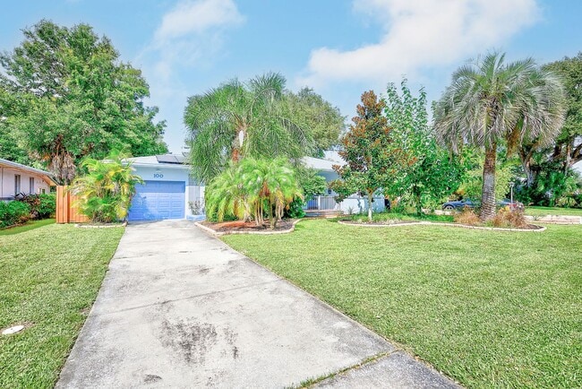 100 N Arcturas Ave