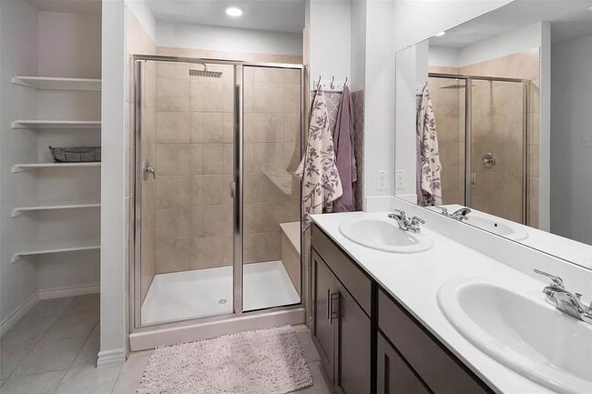 Photo - 604 Saddle Club Way