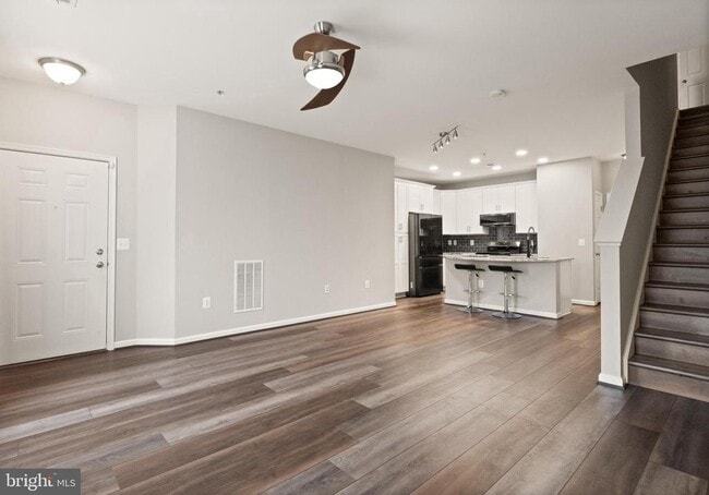 Photo - 9541 Center St