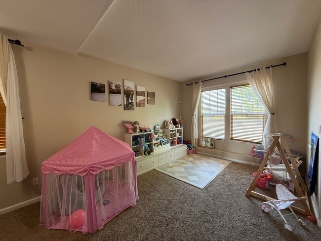 Photo - 2409 Capital Dr