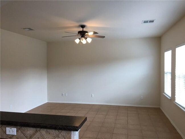 Photo - 3523 Shiraz Loop