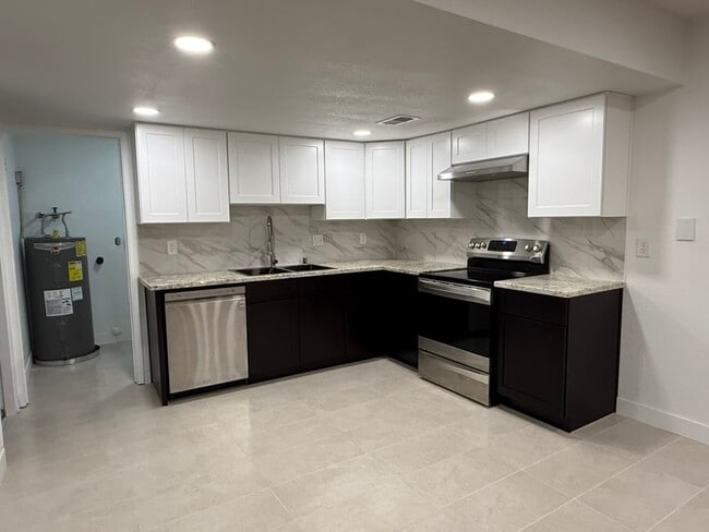 Building Photo - 3737 Lenore Way Rental