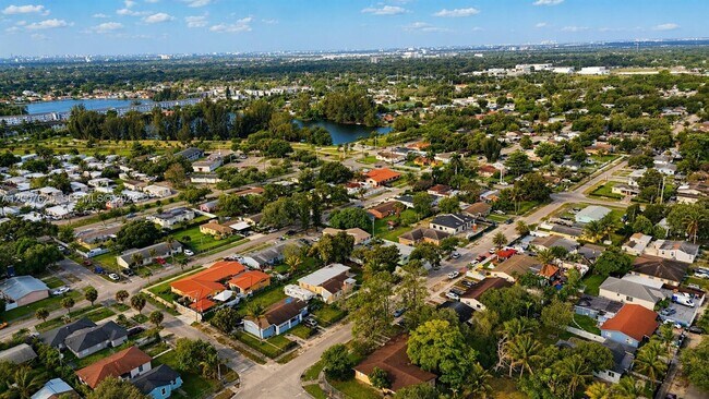 Photo - 1124 NW 100th Terrace Unidad 2