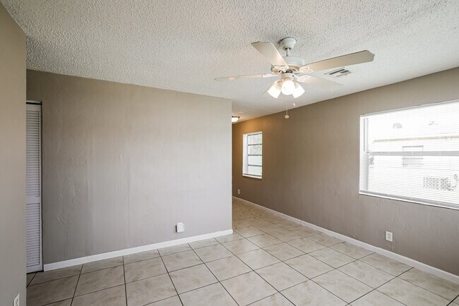 3120 NW 5th Ct