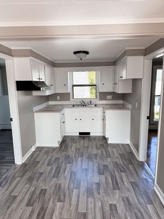 Building Photo - 88 Elm St Unit 3