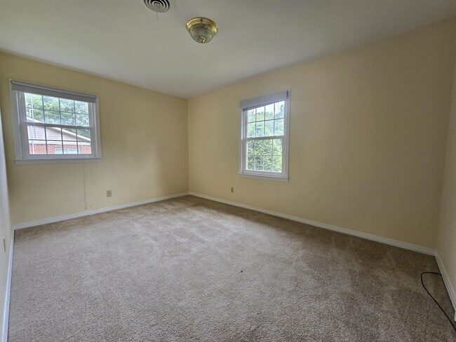 Photo - 208 Caldwell Dr