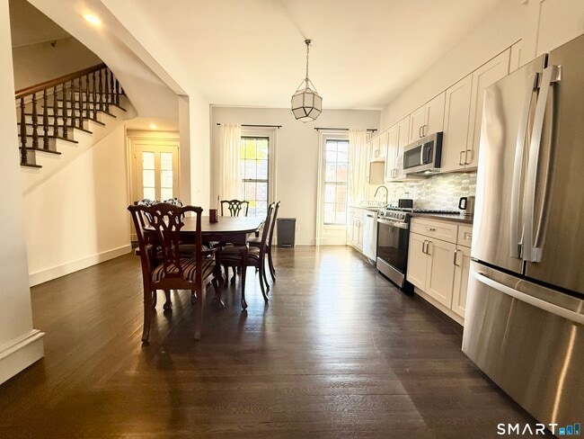Photo - 30 Trumbull St