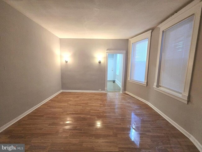 Photo - 5825 Ashland Ave