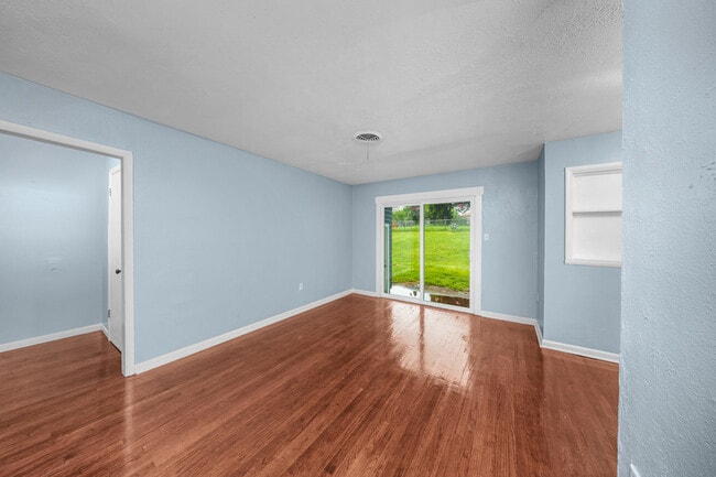 Photo - 2411 NW 35th St