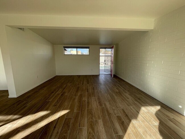 Photo - 1508 E Adelaide Dr Unidad 11