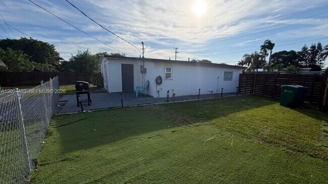 Photo - 1212 E River Dr Unit 2