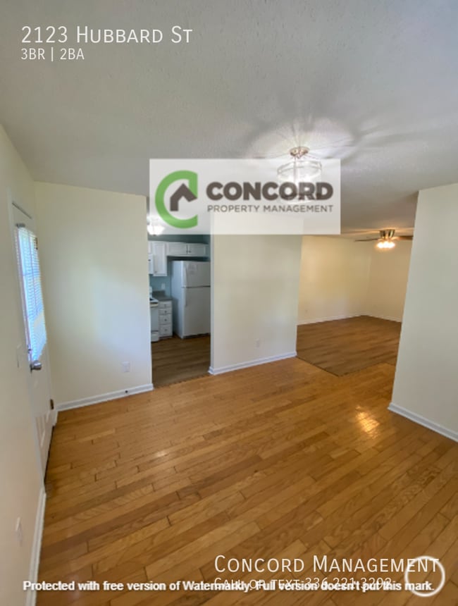 Photo - 2123 Hubbard St