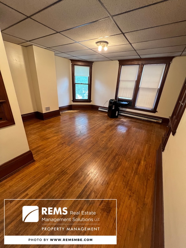 Building Photo - 407 2nd St Unit 3