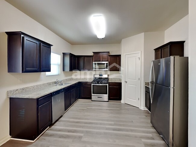 Photo - 4025 Clay Ct SE