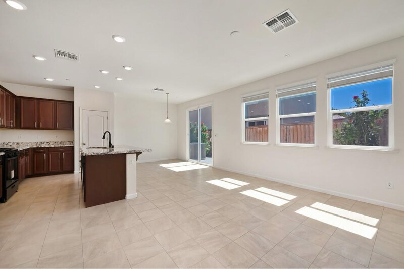 4600 Ocean Ln