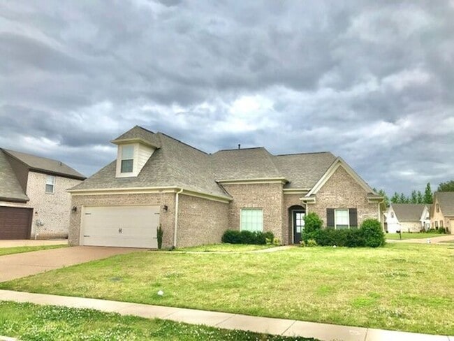 4 Bedroom 2 Bath Home In Southaven and Zoned For Highly Rated Schools