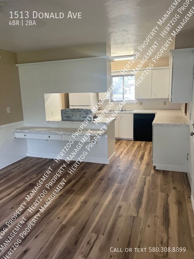 Photo - 1513 Donald Ave