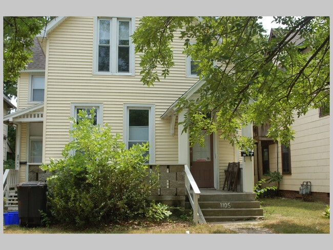 Building Photo - 1105 Tippecanoe St Unit 2