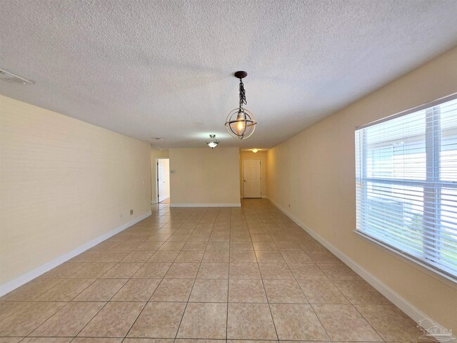Photo - 1028 Antigua Cir