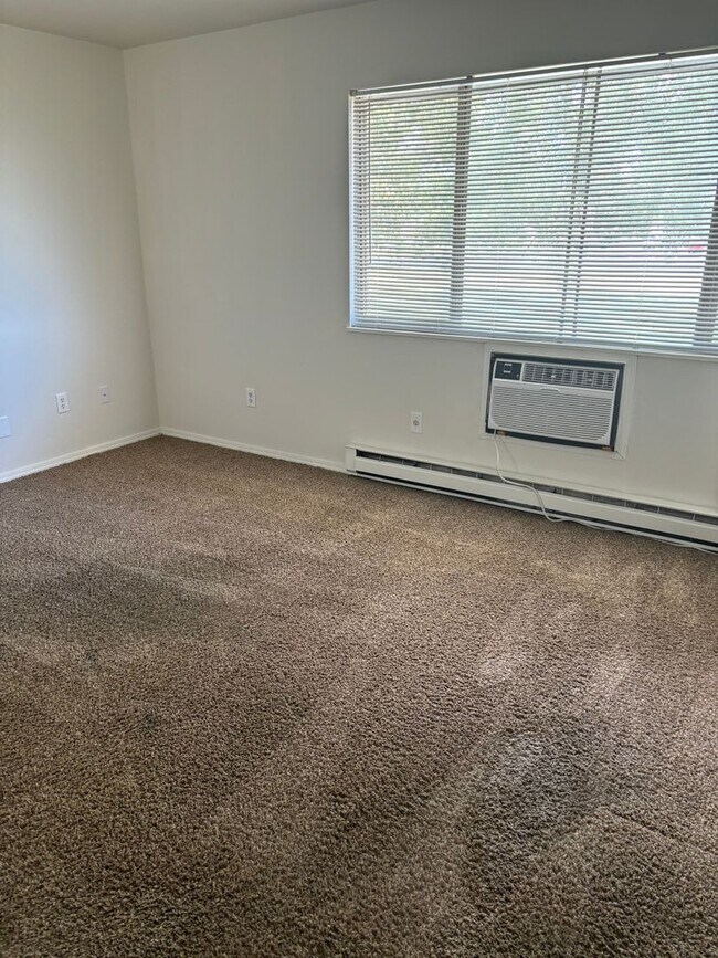 Photo - Holly Apartments