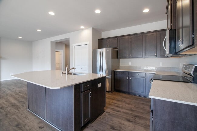 Photo - 2925 Cassius St NE