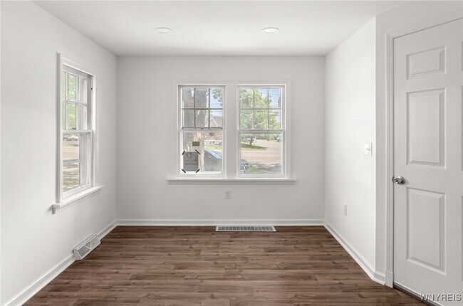 Photo - 8521 Sheridan Dr