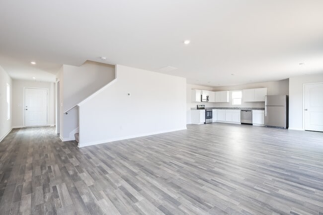 Photo - 132 Evonshire Blvd