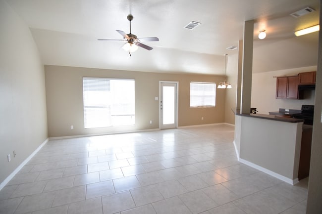 Photo - 1019 Abbey Ridge