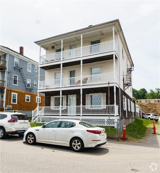 Building Photo - 32 Bouvier Ave Unit 3 Rental
