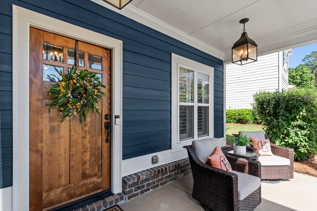 Photo - 1021 Saddlers Way
