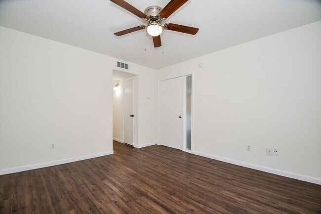 Photo - 2824 S Bartell Dr Unit 311