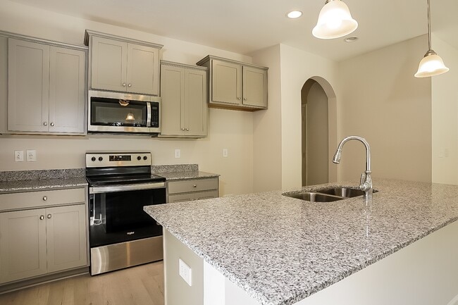 Photo - 446 Bainbridge Dr