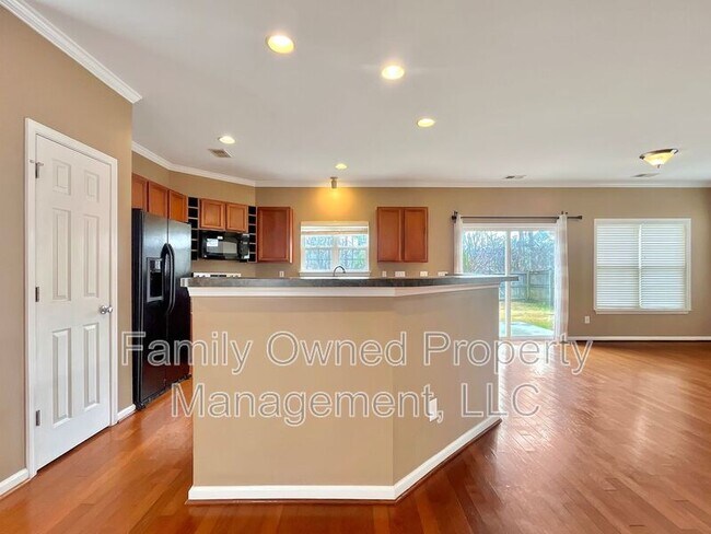 320 Burton Ct