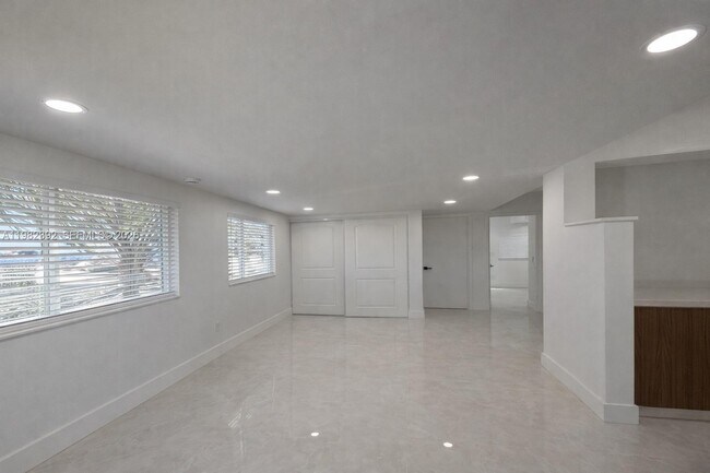 Photo - 916 NE 2nd St Unit D