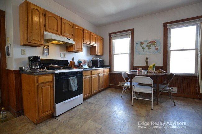 Building Photo - 48 Easton St Unit 3 Rental