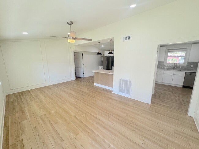 Photo - 324 Tanglewood Rd