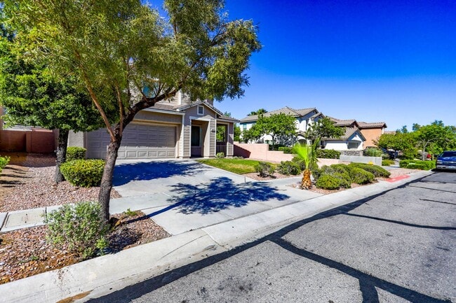 Photo - 3 Bed and Loft Summerlin Beauty