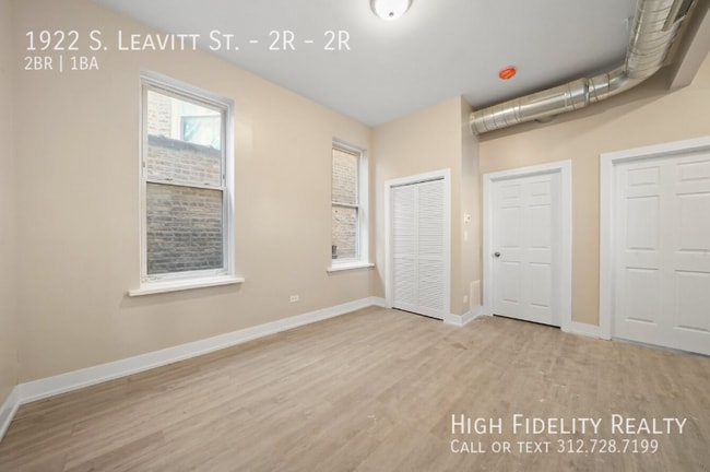 Photo - 1922 S Leavitt St Unit 2R