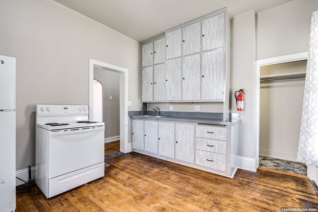 Building Photo - 505 W Atlantic St Unit 505