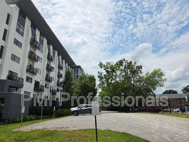 1101 18th Ave S Unit 601